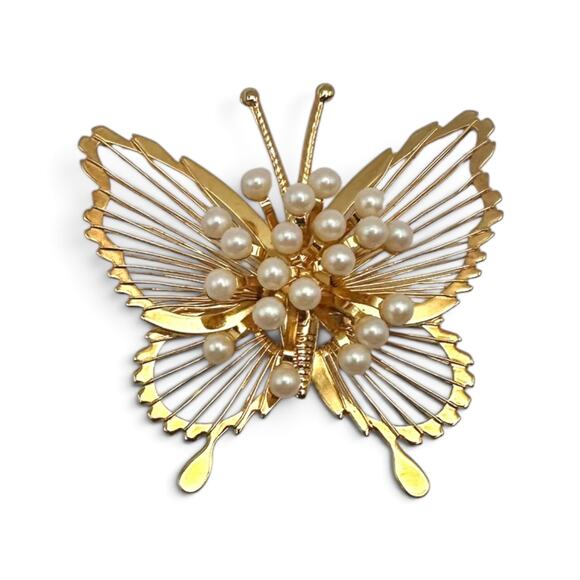 Unbranded Jewelry - Vintage Butterfly Brooch Gold Tone Openwork Faux Pearl Dimensional Costume Pin